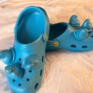 CROCS PEEPS - Size women 9 - mens 7 Blue worn once